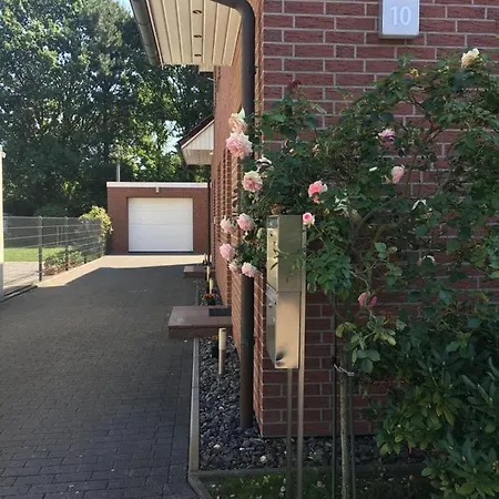 Modernes Stadthaus 100qm Parkplatz Bad&dusche Kueche Apartment