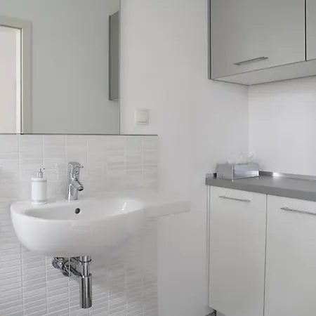 Апартаменты Modernes Stadthaus 100qm Parkplatz Bad&dusche Kueche Ганновер