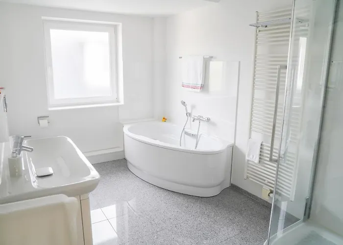 Modernes Stadthaus 100qm Parkplatz Bad&dusche Kueche Apartamento *